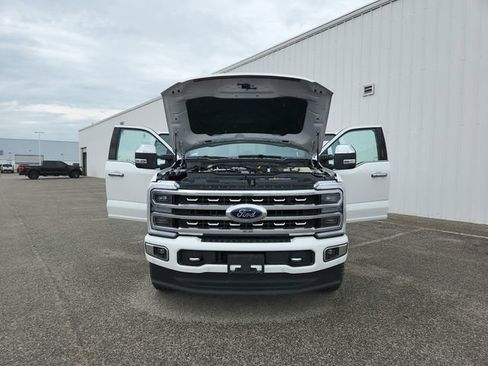 Used 2024 Ford F250 Platinum w/ FX4 Off-Road Package image 12