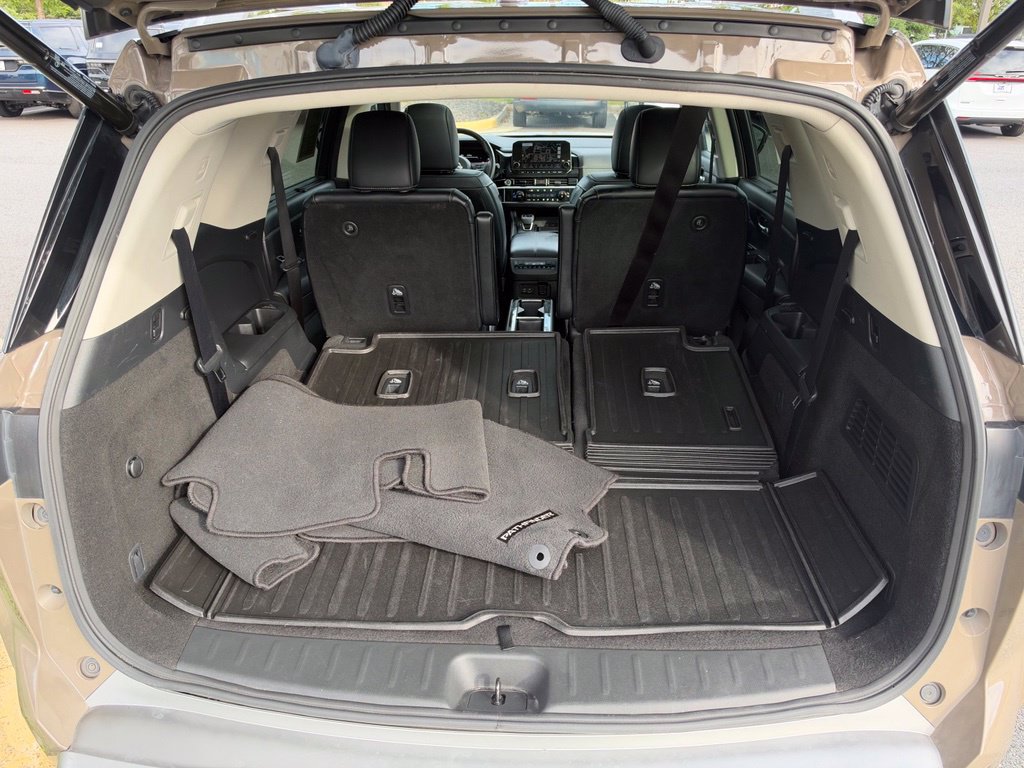 Used 2023 Nissan Pathfinder Platinum AWD/4WD image 35