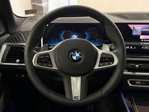 Used 2026 BMW X5 xDrive40i w/ M Sport Package image 16