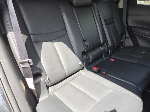 Used 2018 Nissan Rogue SL FWD image 26