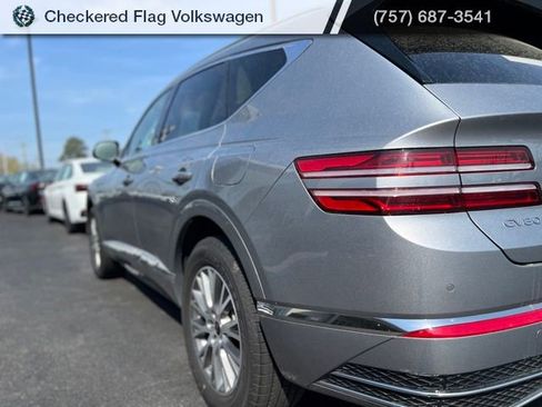Used 2025 Genesis GV80 2.5T Standard image 8