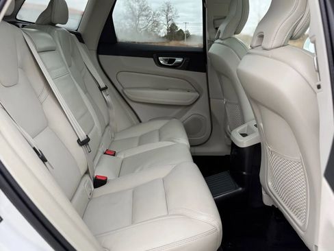 Used 2022 Volvo XC60 T8 Inscription w/ Advanced Package AWD/4WD image 19