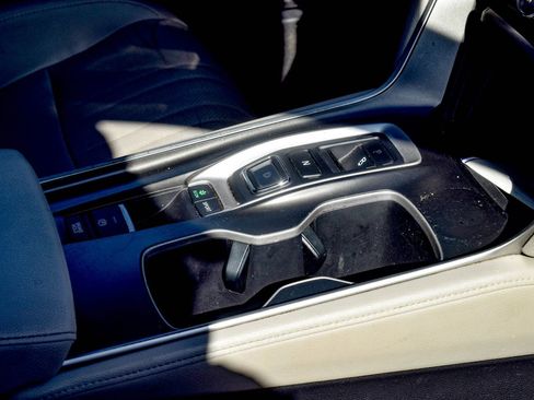 Used 2018 Honda Accord Touring image 9