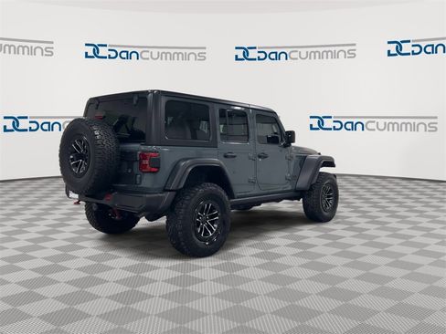 Used 2024 Jeep Wrangler Unlimited Rubicon w/ XTREMEE 35" Tire Package image 8