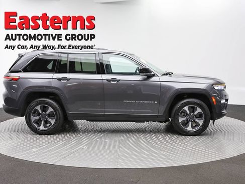 Used 2022 Jeep Grand Cherokee Limited 4xe w/ Luxury Tech Group II AWD/4WD image 4