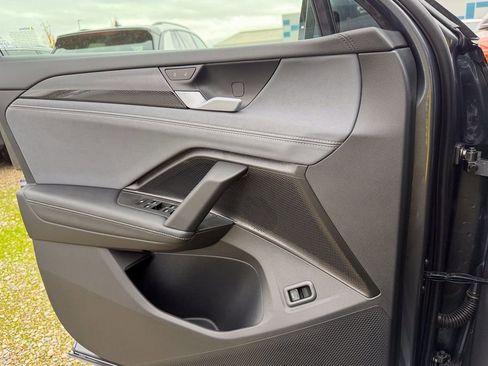 New 2026 Volkswagen Tiguan SE image 13