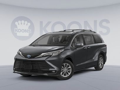 New 2025 Toyota Sienna XLE