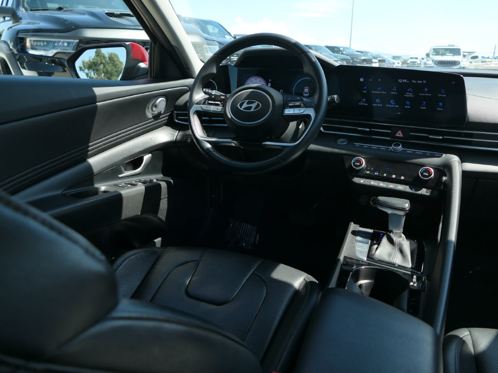Used 2024 Hyundai Elantra Limited FWD image 21