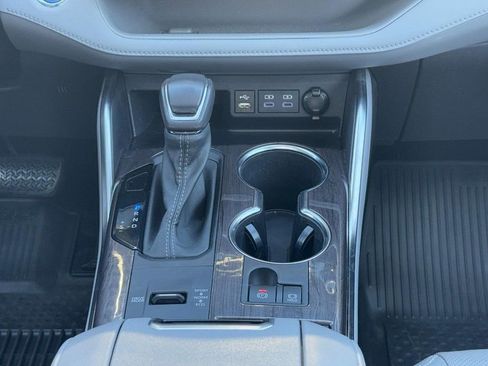 Used 2022 Toyota Highlander Limited image 17