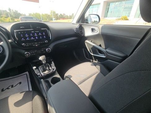 New 2025 Kia Soul S image 22
