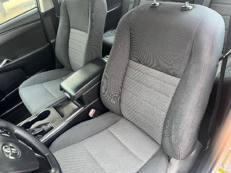 Used 2015 Toyota Camry LE FWD image 25