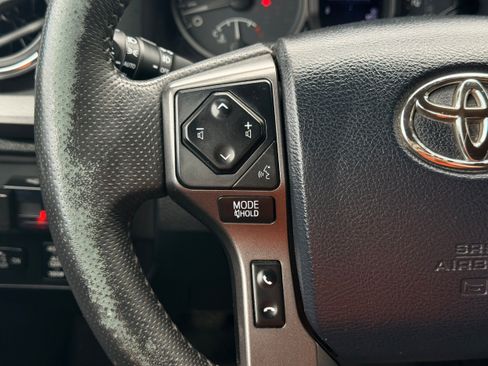Used 2017 Toyota Tacoma TRD Off-Road w/ Tow Package AWD/4WD image 13
