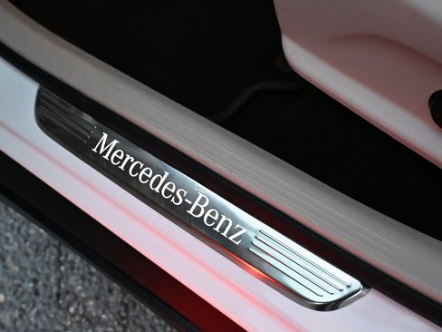 Used 2022 Mercedes-Benz GLC 300 4MATIC image 51