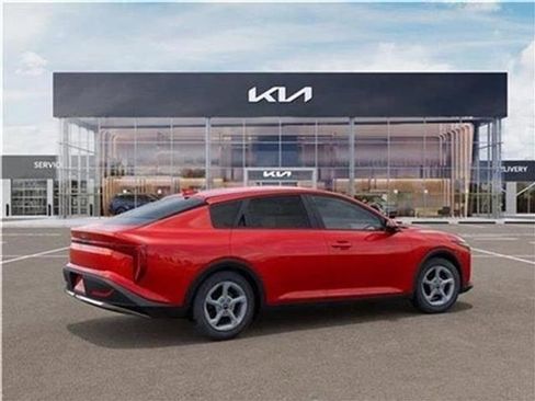 New 2025 Kia K4 LXS image 38