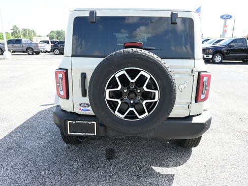 New 2026 Ford Bronco Outer Banks AWD/4WD image 4