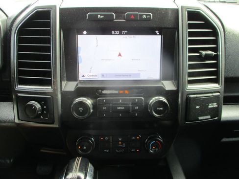Used 2019 Ford F150 XLT w/ Equipment Group 302A Luxury AWD/4WD image 16