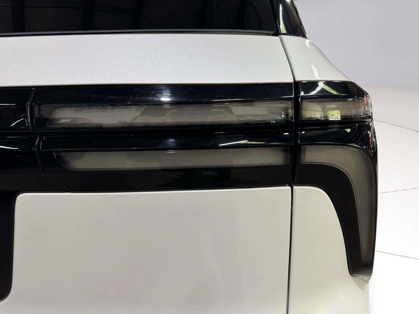 Used 2024 Chevrolet Traverse RS AWD/4WD image 13