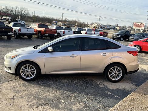 Used 2016 Ford Focus SE image 6