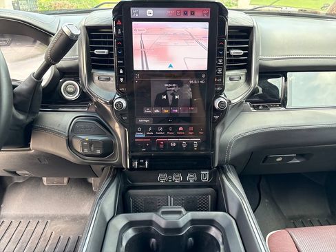 Used 2026 RAM 2500 Limited AWD/4WD image 22