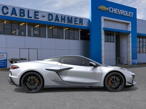 New 2026 Chevrolet Corvette Z06 w/ Z07 Performance Package RWD image 17