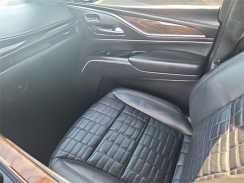 Used 2023 Cadillac Escalade Sport Platinum image 17