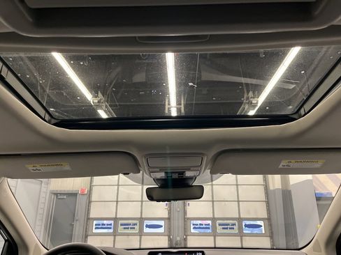 Used 2025 Honda Odyssey Touring image 30