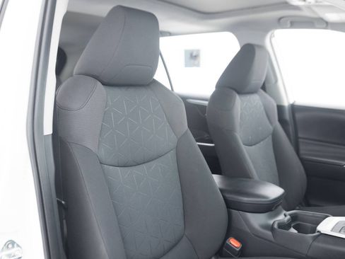 Used 2020 Toyota RAV4 XLE w/ Convenience Package AWD/4WD image 28
