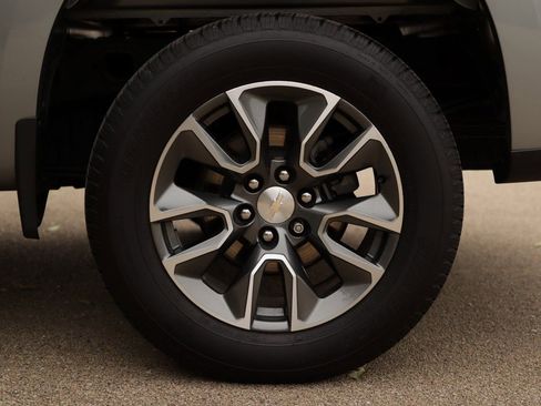 Used 2023 Chevrolet Silverado 1500 LT image 36