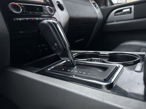 Used 2013 Ford Expedition Limited image 30