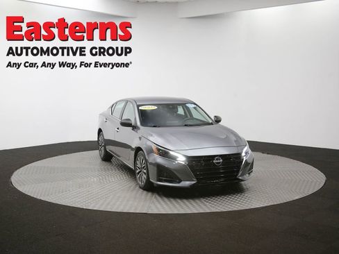 Used 2024 Nissan Altima 2.5 SV AWD/4WD image 49