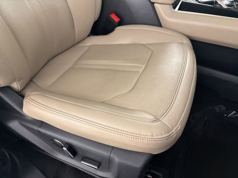 Used 2024 Ford Expedition Limited image 34