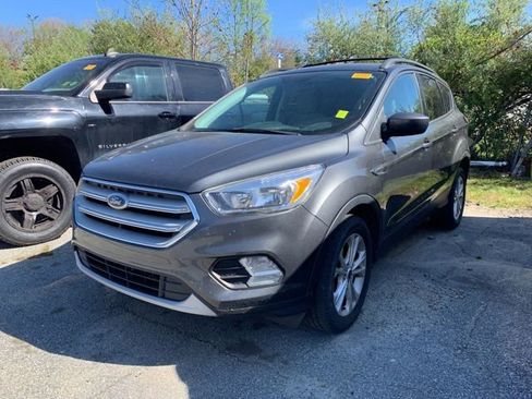 Used 2018 Ford Escape SE image 4