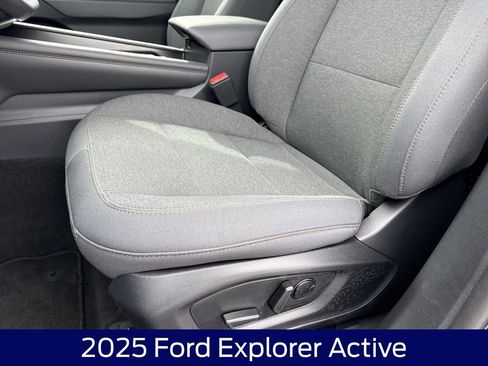 Used 2025 Ford Explorer Active image 12