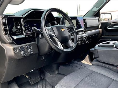 Used 2024 Chevrolet Silverado 1500 LT AWD/4WD image 8