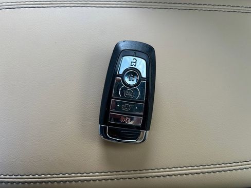 Used 2022 Lincoln Corsair Grand Touring w/ Elements Technology Bundle image 34