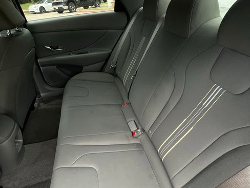 Used 2025 Hyundai Elantra Sport FWD image 23