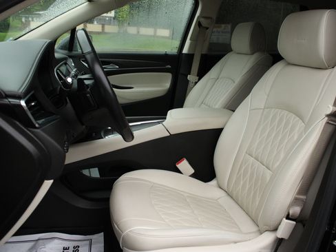 Used 2022 Buick Enclave Avenir AWD/4WD image 16