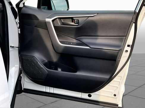 Used 2020 Toyota RAV4 LE w/ All Weather Liner Package FWD image 23