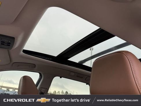 Used 2022 Nissan Pathfinder Platinum w/ Cargo Package FWD image 33