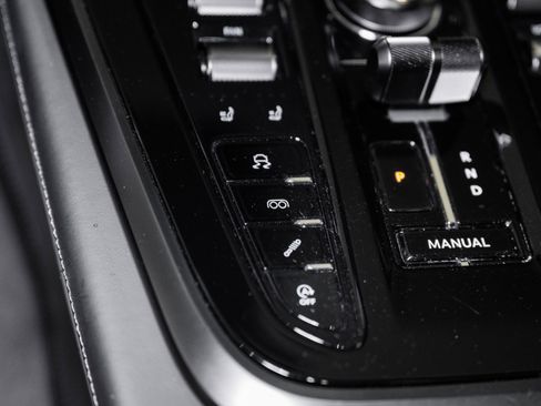 Used 2025 Aston Martin DBX 707 image 39