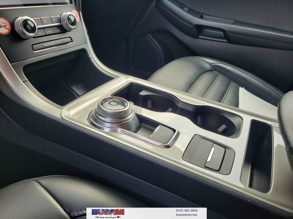 Used 2024 Ford Edge SEL AWD/4WD image 25