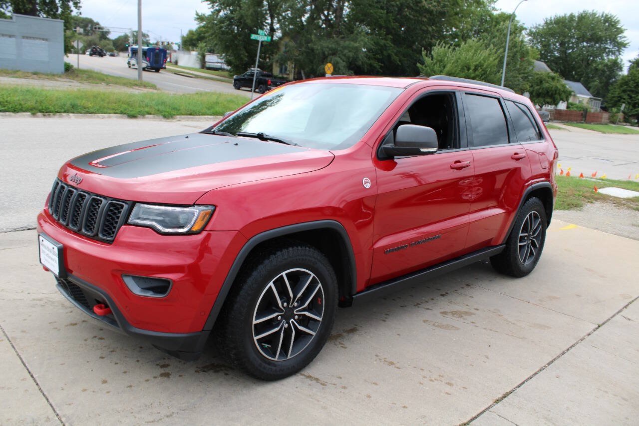 Used 2019 Jeep Grand Cherokee Trailhawk w/ Trailhawk Luxury Group AWD/4WD image 4