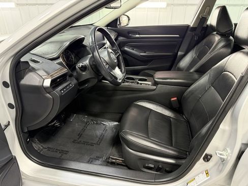 Used 2019 Nissan Altima 2.5 Platinum image 11