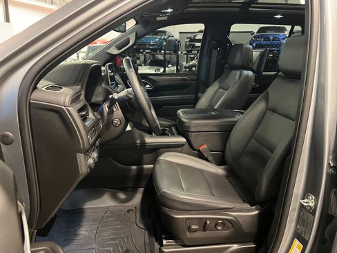Used 2023 Chevrolet Tahoe Z71 w/ Z71 Off-Road Package AWD/4WD image 8