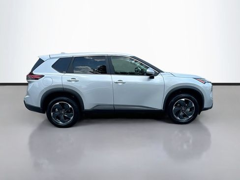 Certified 2024 Nissan Rogue SV AWD/4WD image 10