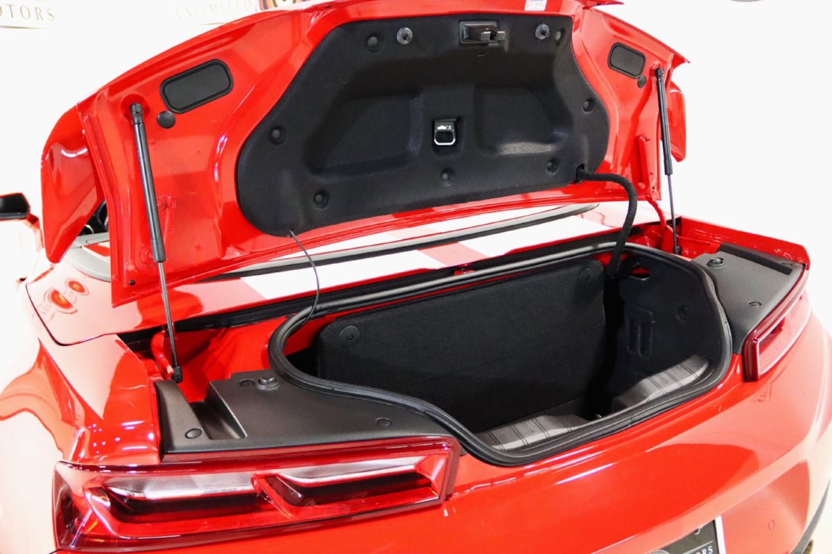 Used 2018 Chevrolet Camaro SS RWD image 74
