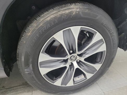 Used 2022 Toyota Highlander XLE image 31