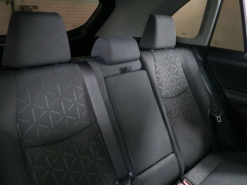 Used 2021 Toyota RAV4 XLE w/ Convenience Package FWD image 28