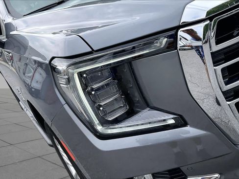Used 2022 GMC Yukon SLT w/ SLT Luxury Package AWD/4WD image 28