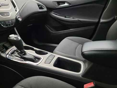 Used 2018 Chevrolet Cruze LS image 26